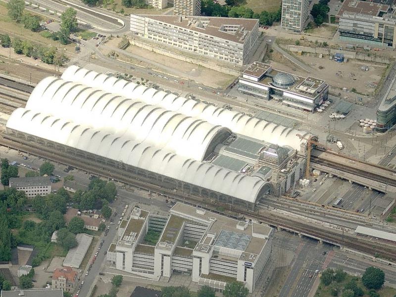 An aerial photo of Dresden Hbf taken from Live Search Maps.