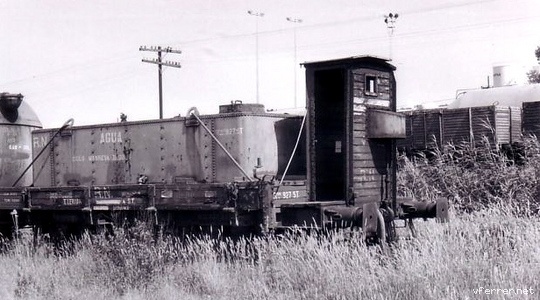 Wagon with Water. Photo under CC BY-ND-NC license: http://www.vferrer.net/los-trenes-del-agua