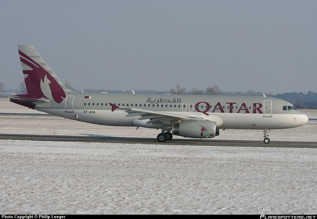 A7-AHA-Qatar-Airways-Airbus-A320-200_PlanespottersNet_118192.jpg