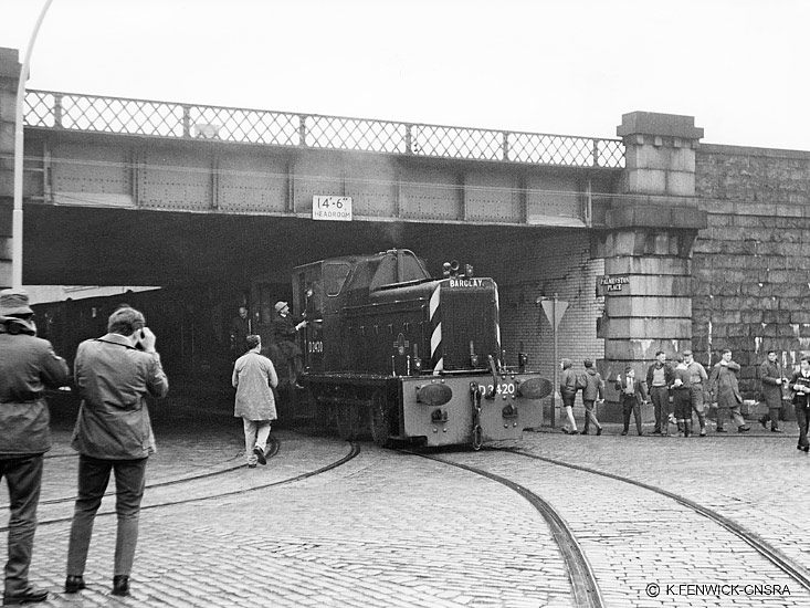 KF12_D2420_brings_its_brake_van_special_onto_South_College_St_733.jpg