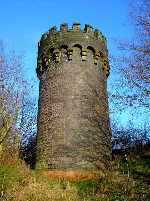 Chipping_Sodbury_Tunnel_ventilation_shaft_1.jpg