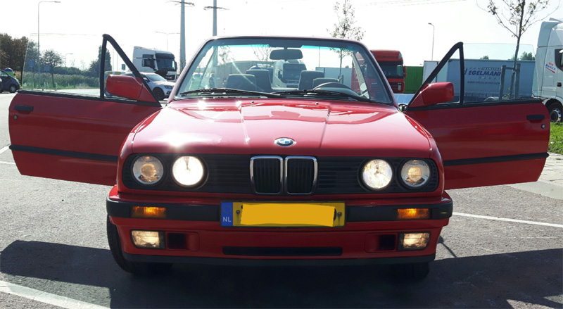 BMW_E30_Convertible.jpg