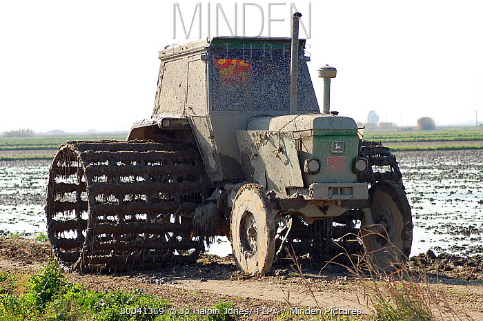 John Deere with Cage wheels..jpg