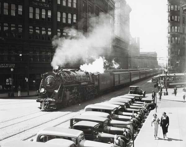 CTR_hudson_5393_passenger_train_at_syracuse_1020.jpg