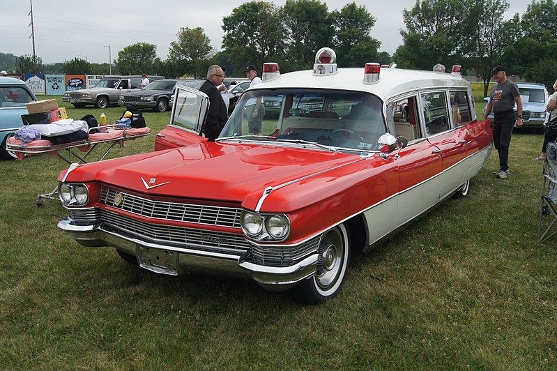 800px-1964_Cadillac_Ambulance_(14754837380).jpg