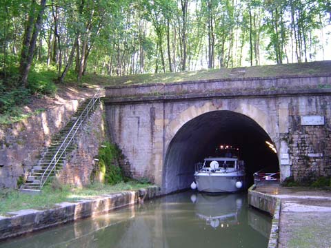 boot_tunnel.jpg