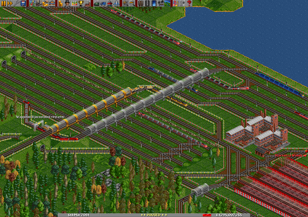A factory, not so far away from the main power plant (the tracks from and to the upper left corner of the screenshot)