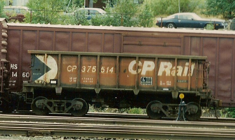 Number Series: CP 375500-375699 <br />Builder: Hawker-Siddeley <br />Acquired: New 1971 <br />Sudbury, ON. Jurgen Kleylein Photo