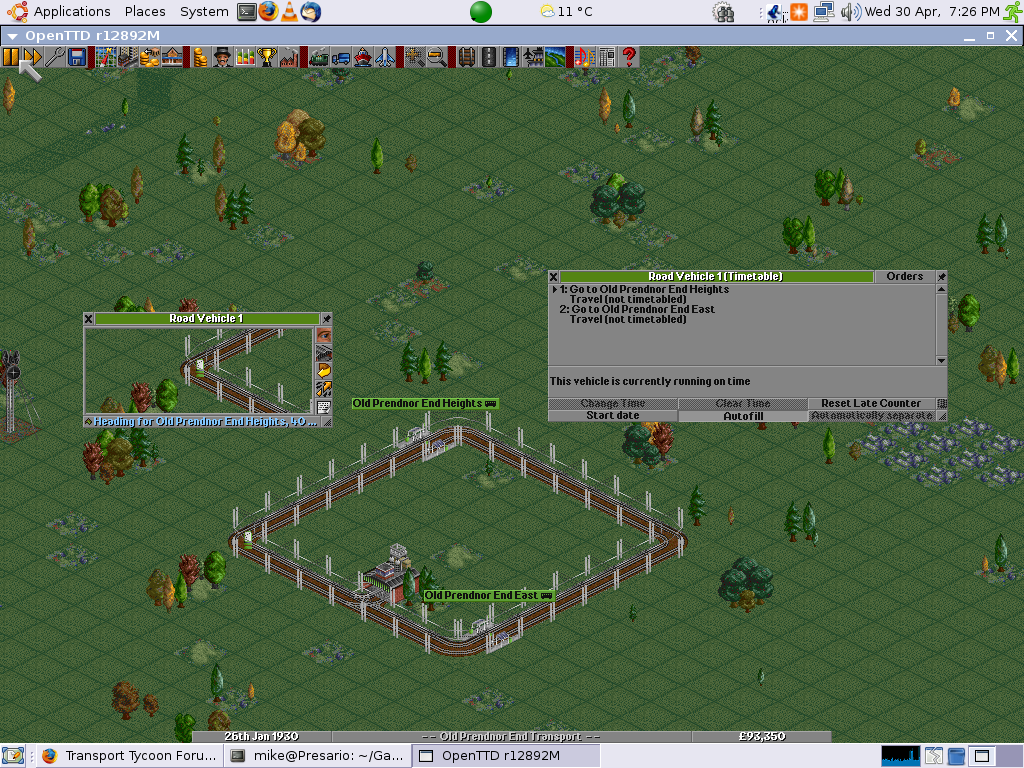 The first vehicle makes a circuit of the route with Autofill turned on.